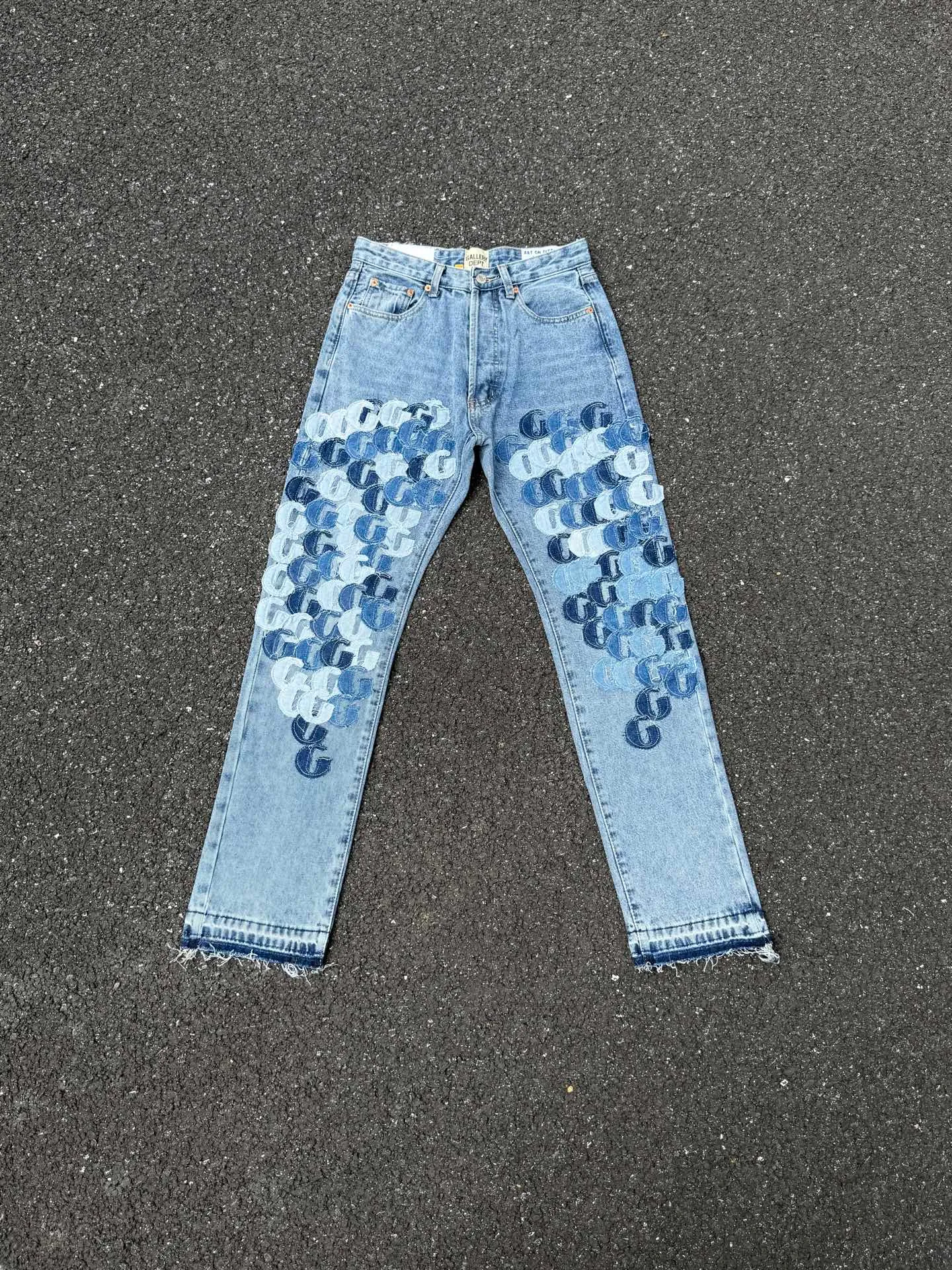 P286💰G77 GALLERY DEPT.G letter patch pudding 5001 denim washed and distressed spliced jeans -Original purchase and pattern making to truly restore the ultimate vintage texture -Original hardware accessories, washed and other elevators, QR code analysis are all purchased from the original factory, high degree of restoration, you are welcome to compare the products~ -Three-dimensional version, loose and comfortable, not picky about the figure, taller and slimmer, factory Seiko, original factory quality control, same style for men and women, can be matched with couples Versatile recommendation: must-have jeans for all seasons Color: blue Size: S-XXL (28-36)
